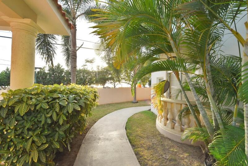 Pelicano Condo Rincon Bagian luar foto